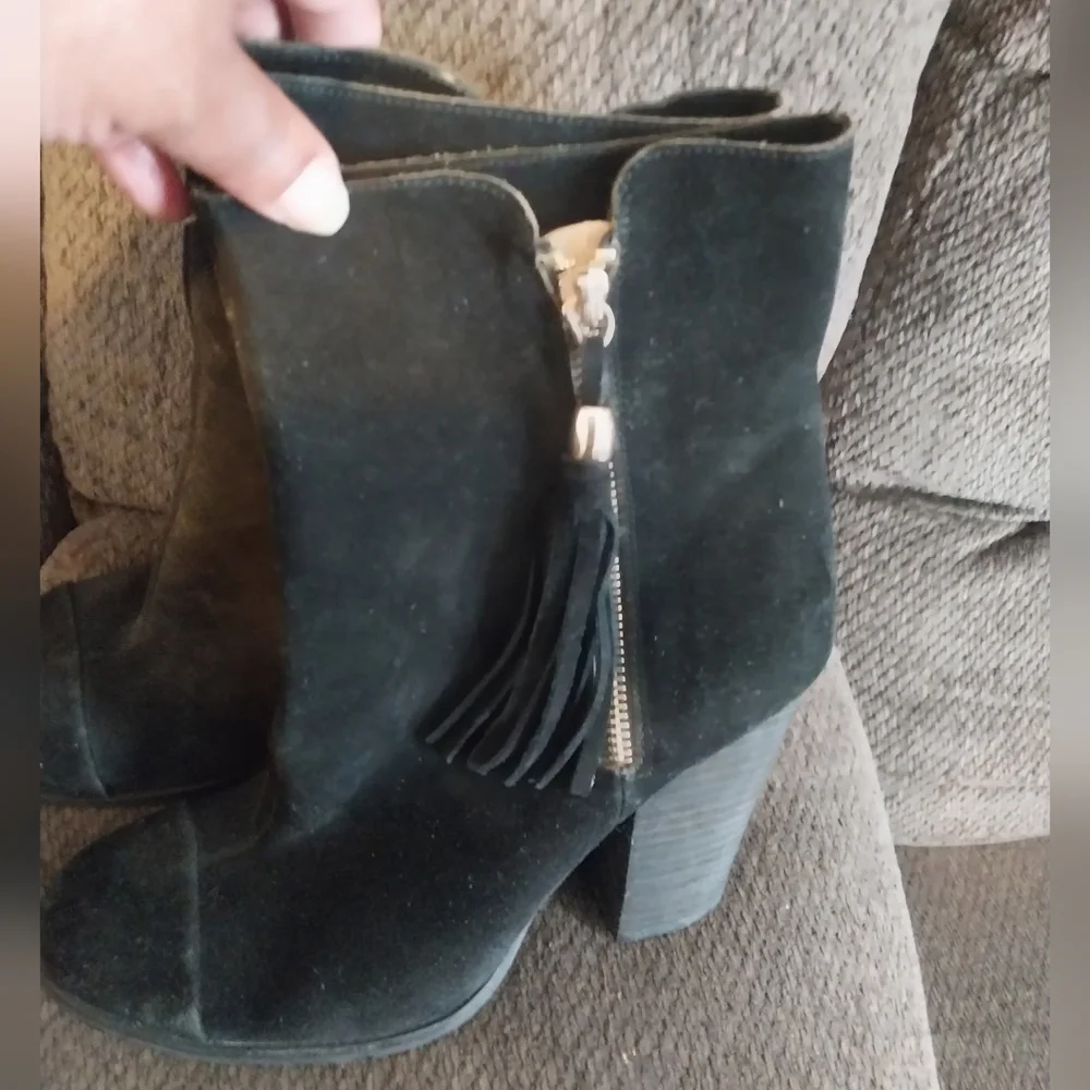 Stylish Black Suede Ankle Boots - Picture 2 of 4